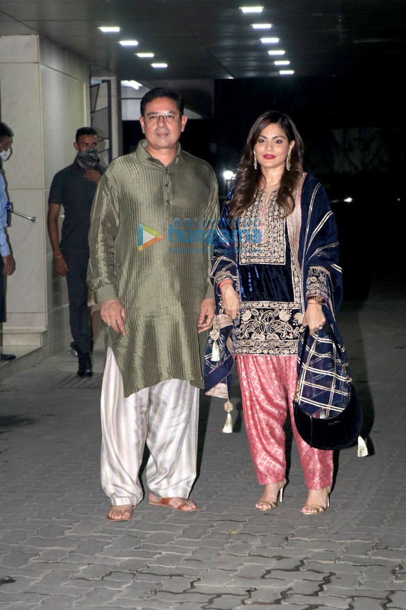 photos salman khan waluscha de sousa aayush sharma and others snapped at sohail khans house for diwali party 11