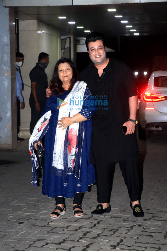 photos salman khan waluscha de sousa aayush sharma and others snapped at sohail khans house for diwali party 6