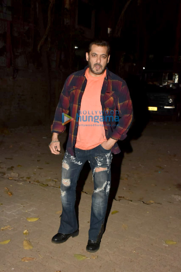 photos salman khan snapped during antim the final truth promotions at mehboob studio in bandra 1