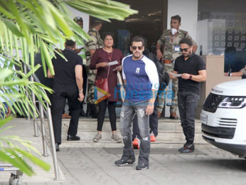 Photos: Salman Khan spotted at Kalina airport
