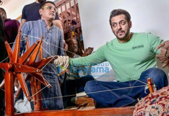photos salman khan visits sabarmati ashram post the release of antim 5