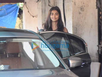 Photos: Sara Ali Khan and Pooja Hegde snapped at the gym in Bandra