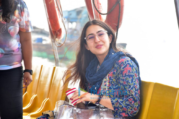 photos sara ali khan snapped at versova jetty 2