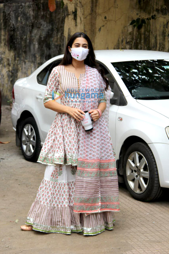 photos sara ali khan spotted at pilates studio 4