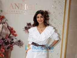 Photos: Shilpa Shetty spotted outside jewellery store in Bandra