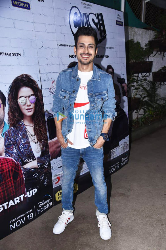 photos zayed khan gulshan grover and others snapped at the screening of cash 3