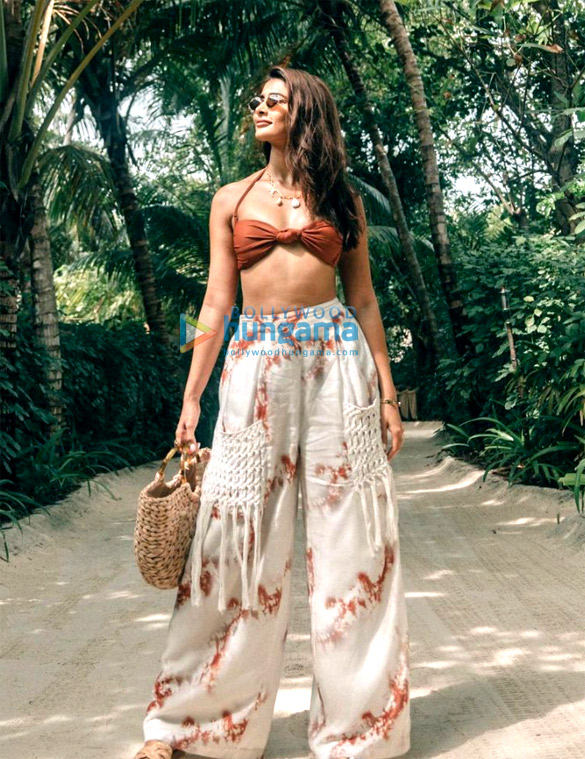 pooja hegde 1 37