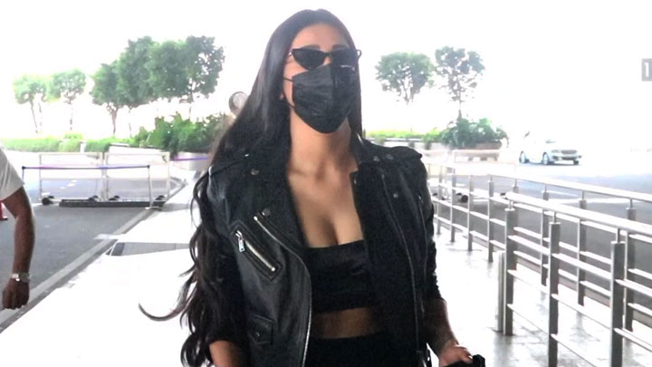 Spotted: Shruti Haasan at Mumbai Airport