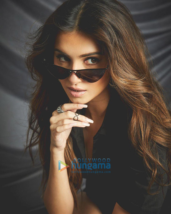 tara sutaria 054 2