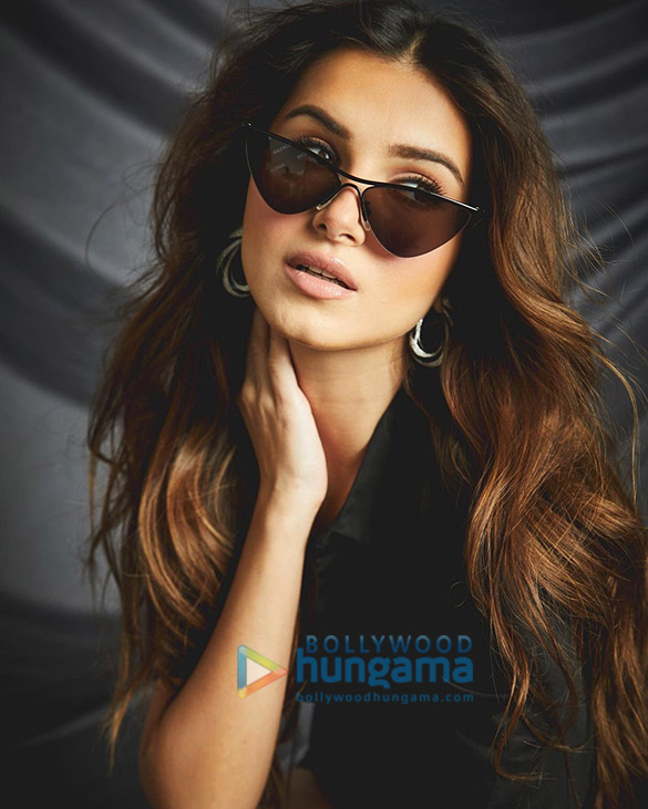 tara sutaria 5 9