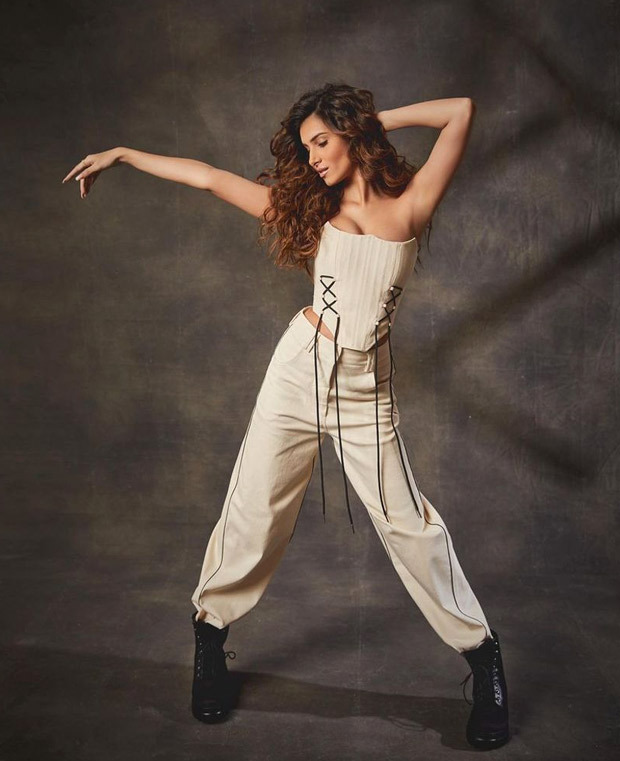 Tara Sutaria nails the monotone corset and jogger look Tara Sutaria nails the monotone corset and jogger look