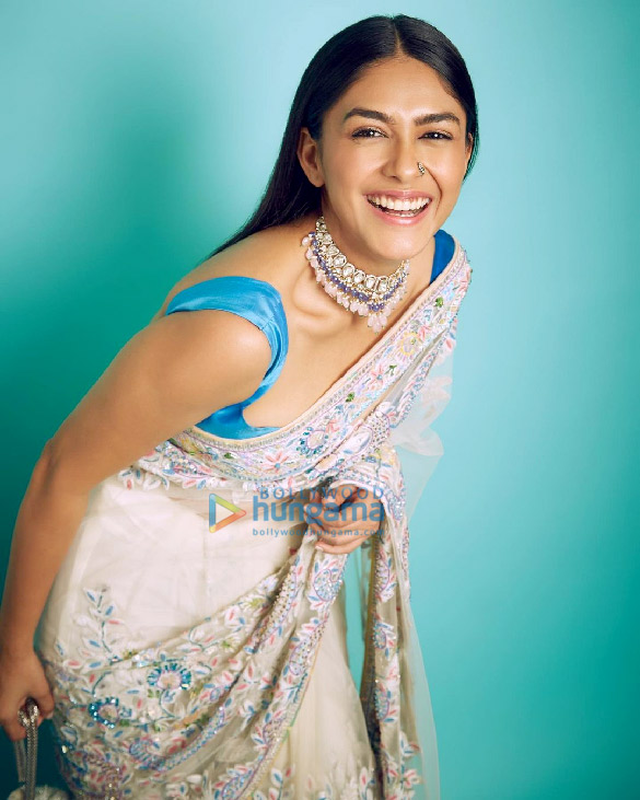 mrunal thakur 2 34