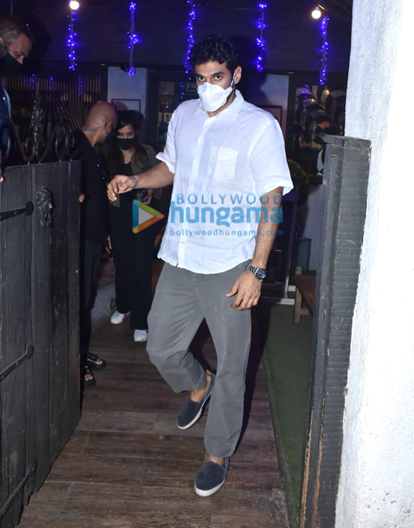 photos aditya roy kapur snapped at hakims aalim salon 3