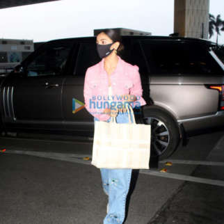 Photos: Alia Bhatt snapped at the airport