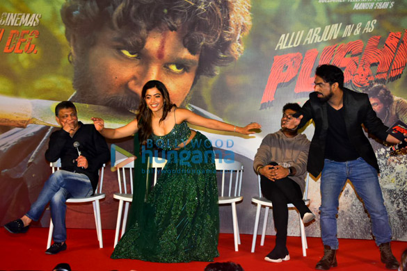 photos allu arjun and rashmika mandanna at the press conference for pushpa in mumbai 5
