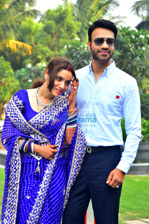 photos ankita lokhande spotted with her husband vicky jain for the first time after marriage 3