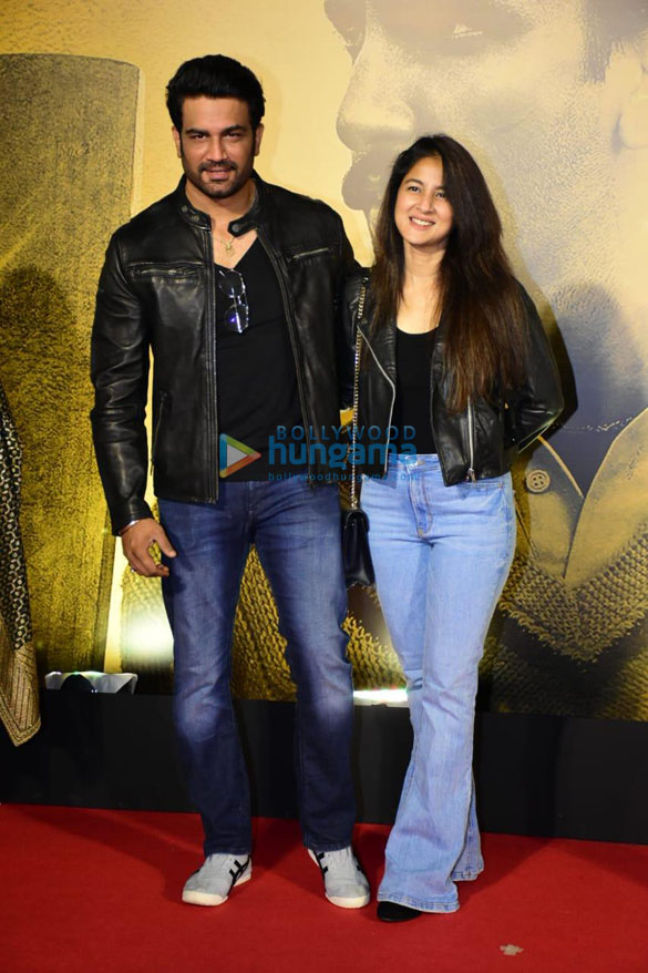 photos celebs attend the premiere of the film 83 1654 13
