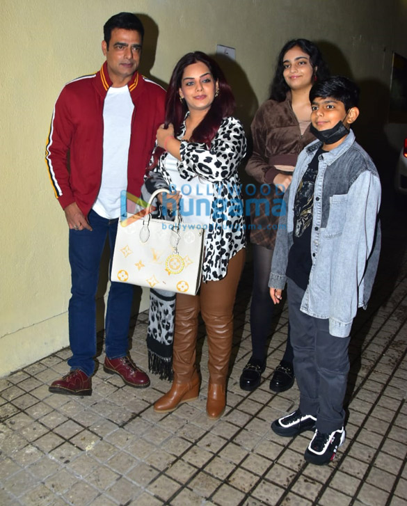 photos celebs attend the premiere of the movie spider man no way home 8