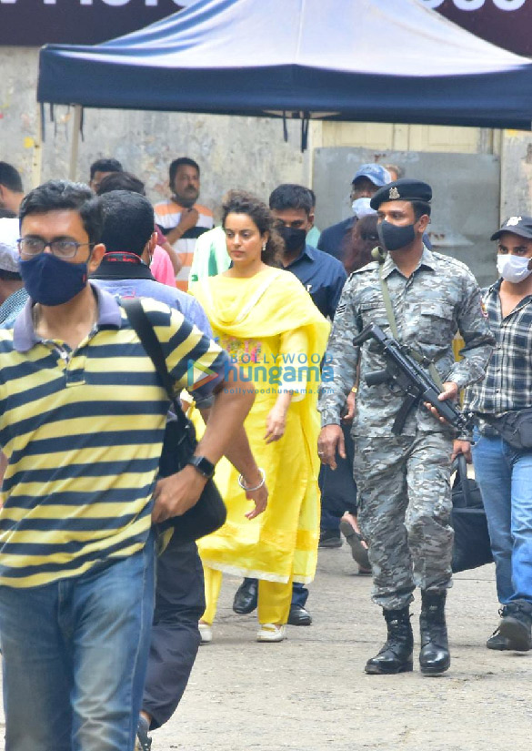 Photos: Kangana Ranaut and Avneet Kaur snapped post shoot in the city