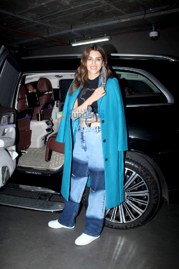 photos kriti sanon tamannaah bhatia and sonia turcotte snapped at the airport 1