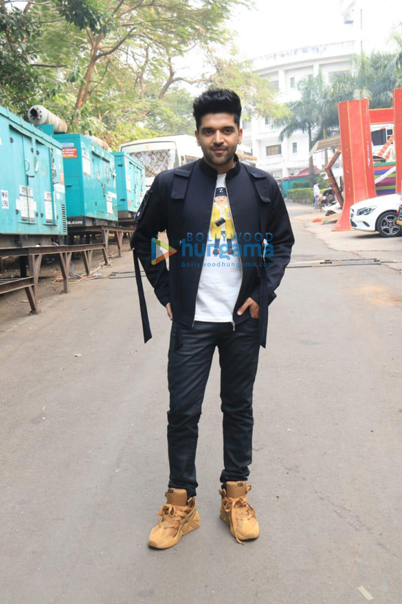 photos nora fatehi malaika arora and guru randhawa snapped on the sets of indias best dancer 0 1