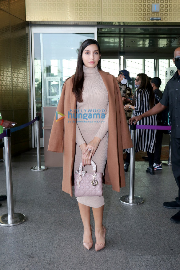 photos nora fatehi zareen khan and farhan akhtar snapped at the airport 4