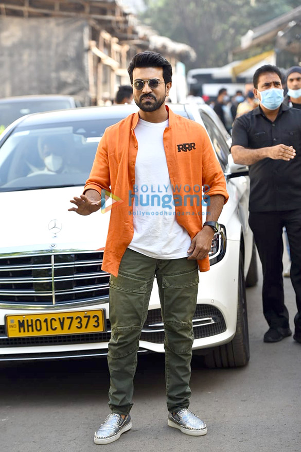 Photos: Ram Charan, Jr NTR, Alia Bhatt and SS Rajamouli spotted promoting RRR on sets of The Kapil Sharma Show Photos: Ram Charan, Jr NTR, Alia Bhatt and SS Rajamouli spotted promoting RRR on sets of The Kapil Sharma Show