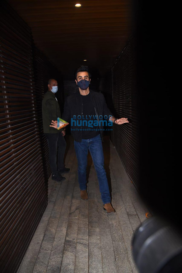 photos ranbir kapoor snapped at estella in juhu 2