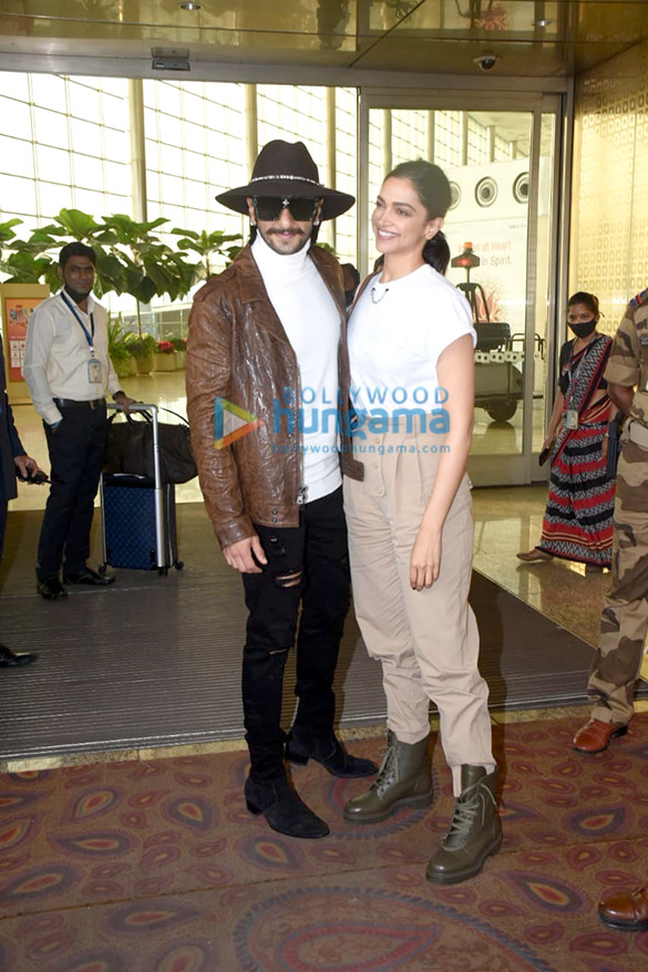 photos ranveer singh and deepika padukone snapped at the airport 6