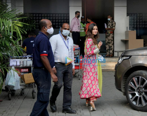 photos salman khan saiee manjrekar aayush sharma and others spotted at kalina airport5 1