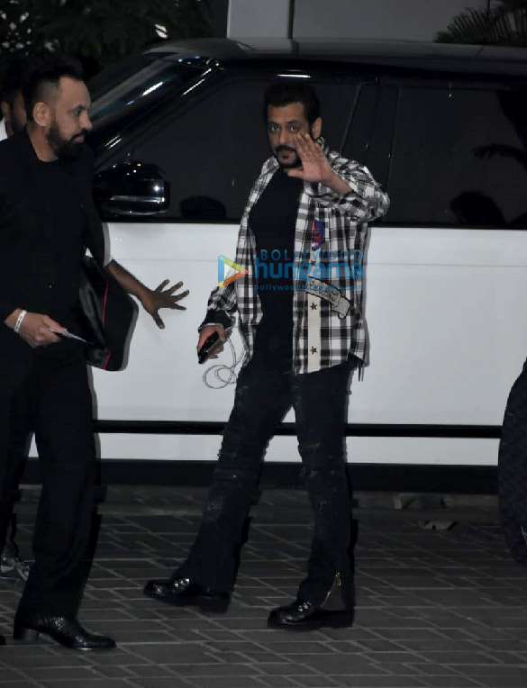 photos salman khan shilpa shetty and anil kapoor snapped at kalina airport 4