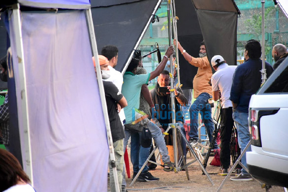 photos sanjay dutt spotted at shoot location in bandra 2