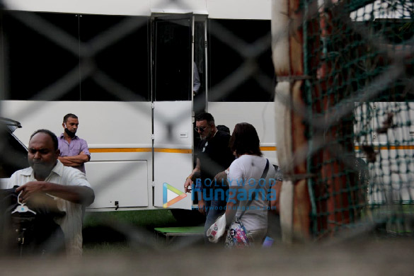 photos sanjay dutt spotted at shoot location in bandra 4