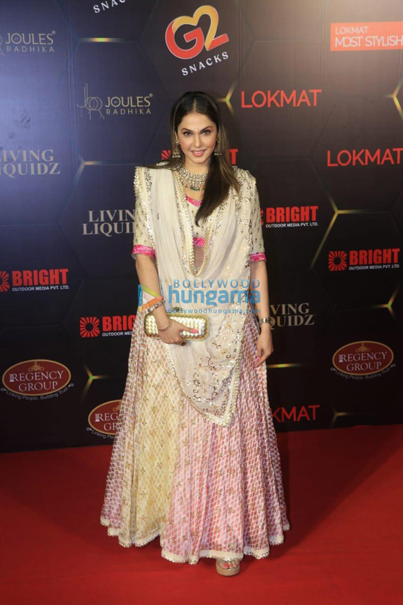 photos sara ali khan ananya panday and others at lokmat awards 2021 15