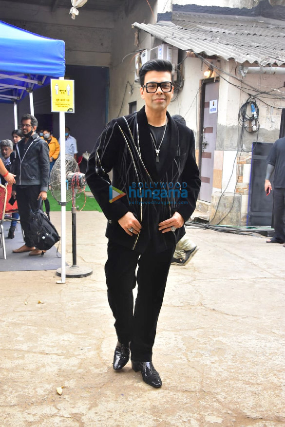 photos sara ali khan dhanush and karan johar snapped during the promotions of atrangi re 2