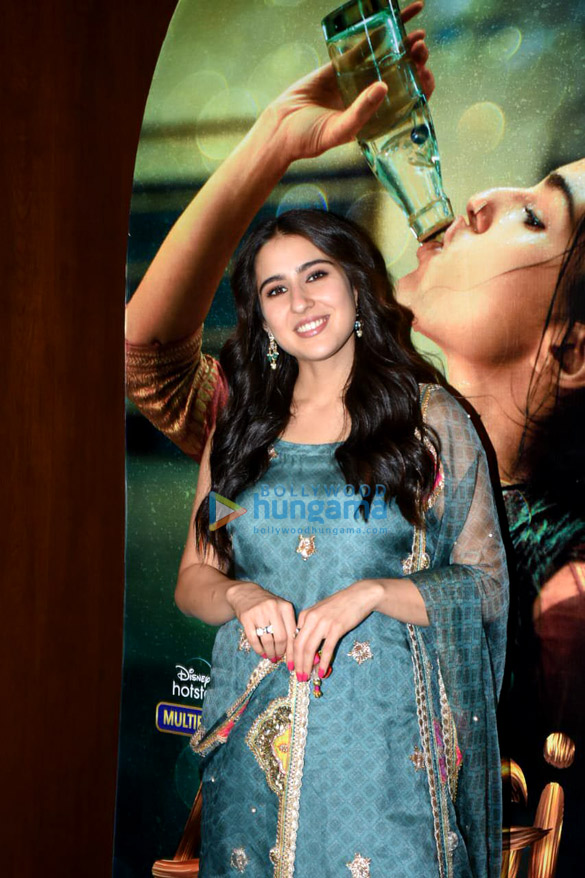 Photos: Sara Ali Khan snapped promoting Atrangi Re Photos: Sara Ali Khan snapped promoting Atrangi Re