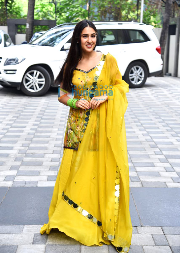 photos sara ali khan spotted promoting atrangi re at t series office 2