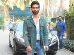 Photos: Shahid Kapoor and Mrunal Thakur snapped for Jersey song launch