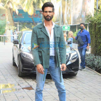 Photos: Shahid Kapoor and Mrunal Thakur snapped for Jersey song launch