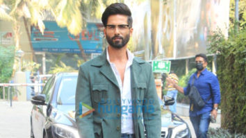 Photos: Shahid Kapoor and Mrunal Thakur snapped for Jersey song launch