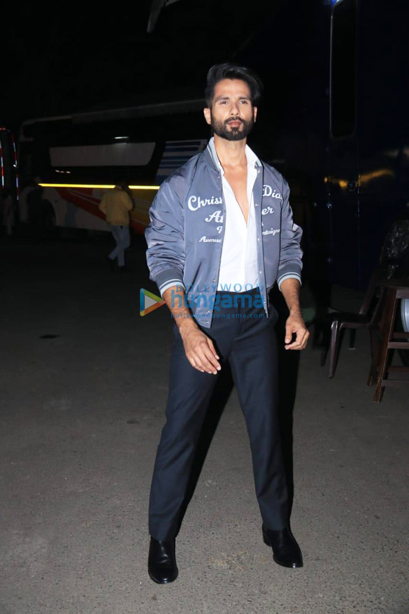 photos shahid kapoor and mrunal thakur snapped promoting their film jersey 2 2