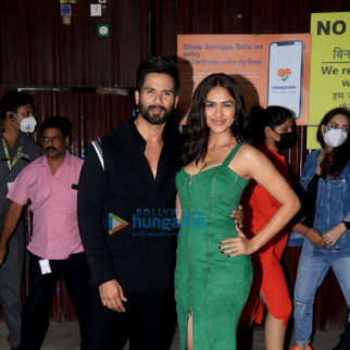 Photos: Shahid Kapoor and Mrunal Thakur spotted promoting Jersey on the sets of Bigg Boss 15