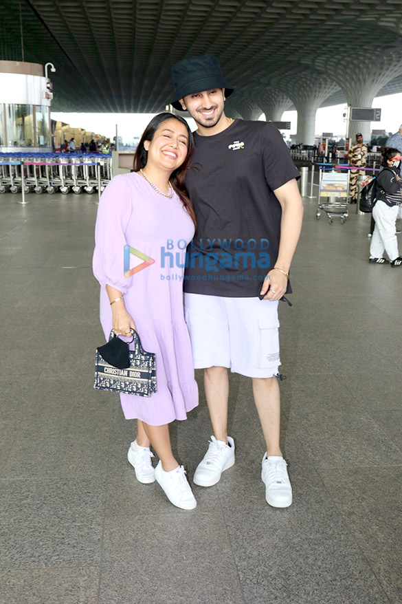 photos sunny leone kajal aggarwal zoya akhtar and others snapped at the airport 1