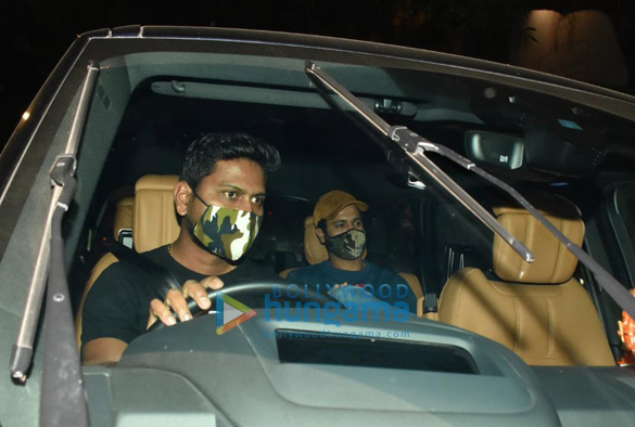 photos vicky kaushal spotted at katrina kaifs house in bandra 4