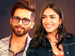 ROFL- Shahid Kapoor to Mrunal: “Tu reels bana rahi thi na, Meera was firing- see she’s…” | Jersey