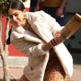 Sara Ali Khan plays cricket in bridal look in behind-the-scenes photos of Atrangi Re 