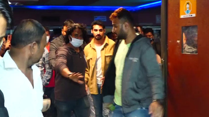 Spotted: Ahan Shetty at Gaiety Galaxy Multiplex to promote Tadap Spotted: Ahan Shetty at Gaiety Galaxy Multiplex to promote Tadap