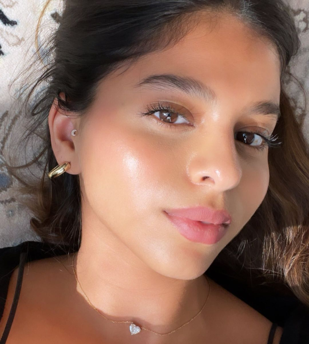 Suhana Khan tells her followers ‘do not disturb’ as she shares sunkissed photos; Ananya Panday says she is ‘glowin’