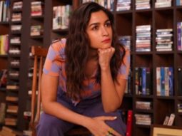 Alia Bhatt shares an alluring picture immersed in the books