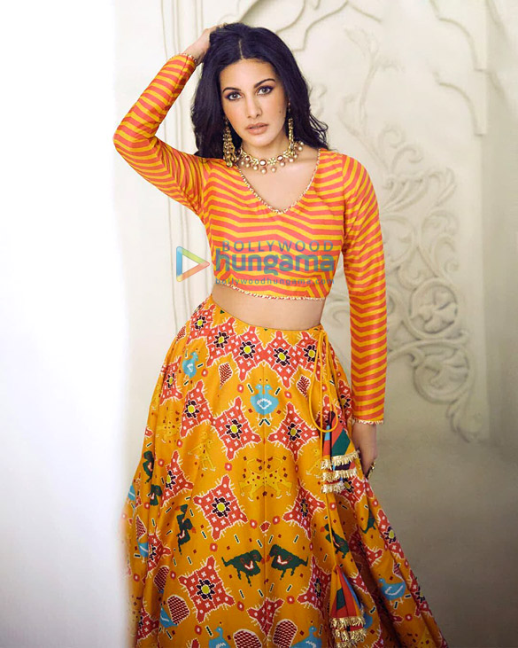 amyra dastur 1 10